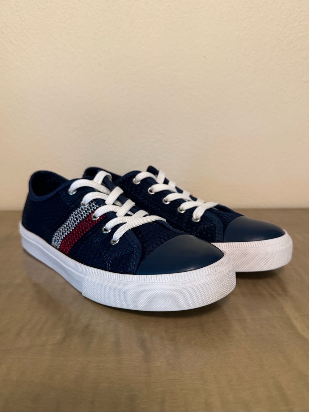 Tommy Hilfiger Red White And Blue Sneakers Fourth Of July Size 7.5 - Picture 3 of 16